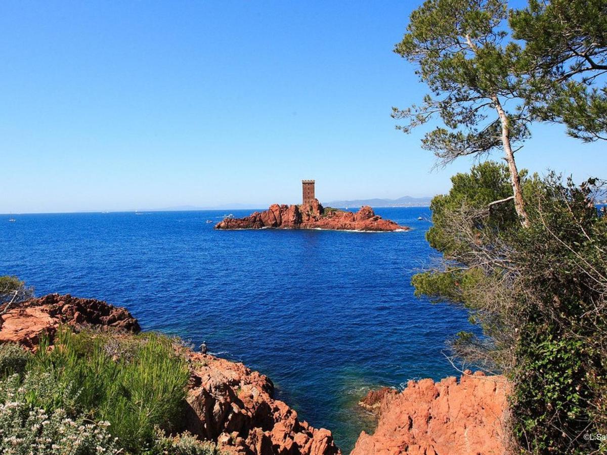 Spacieux 3 Pieces Avec Terrasse, Piscine Et Garage, A 2 Pas De La Plage - Saint Raphael - Fr-1-226A-274 المظهر الخارجي الصورة